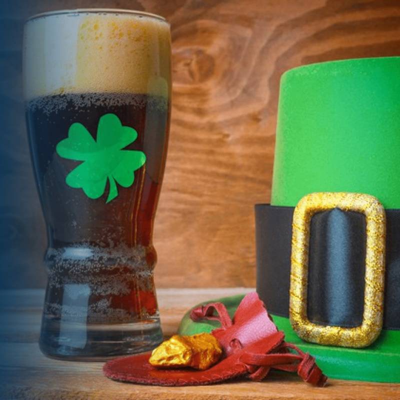 st patrick's day symbols : bière, chapeau irlandais vert